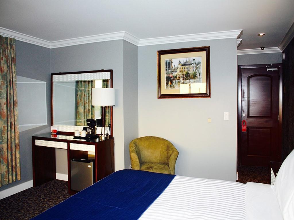 The Deluxe Hotel Vancouver Buitenkant foto