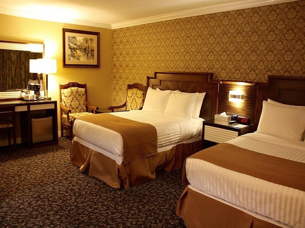 The Deluxe Hotel Vancouver Buitenkant foto